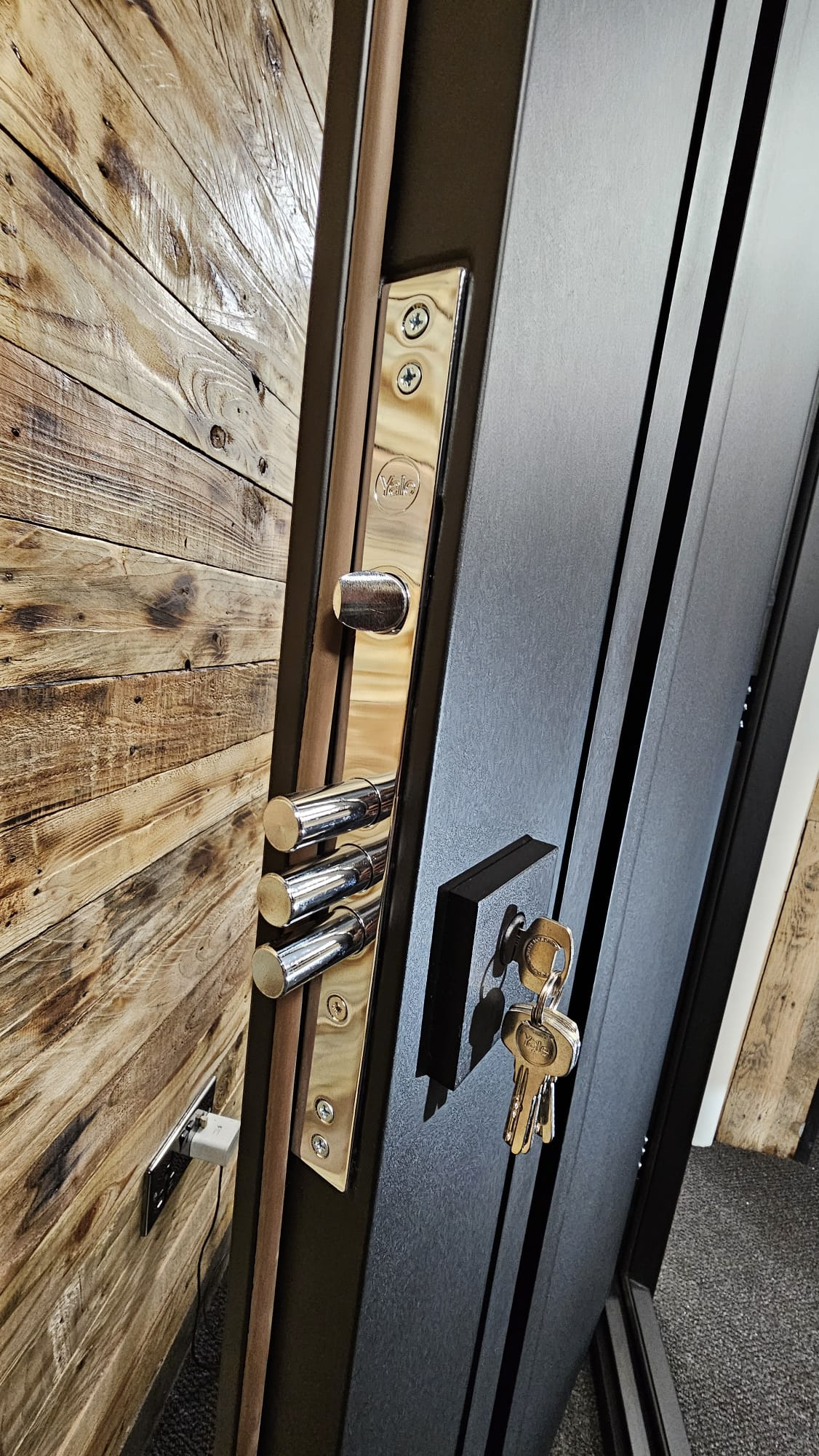AnyDoor.UK
